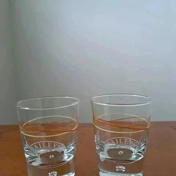ROCK BAILEYS GLASS ETCHED LOGO BUBBLE BASE THREE RIBBONS SWIRL $10 Each - Picture 4 of 4